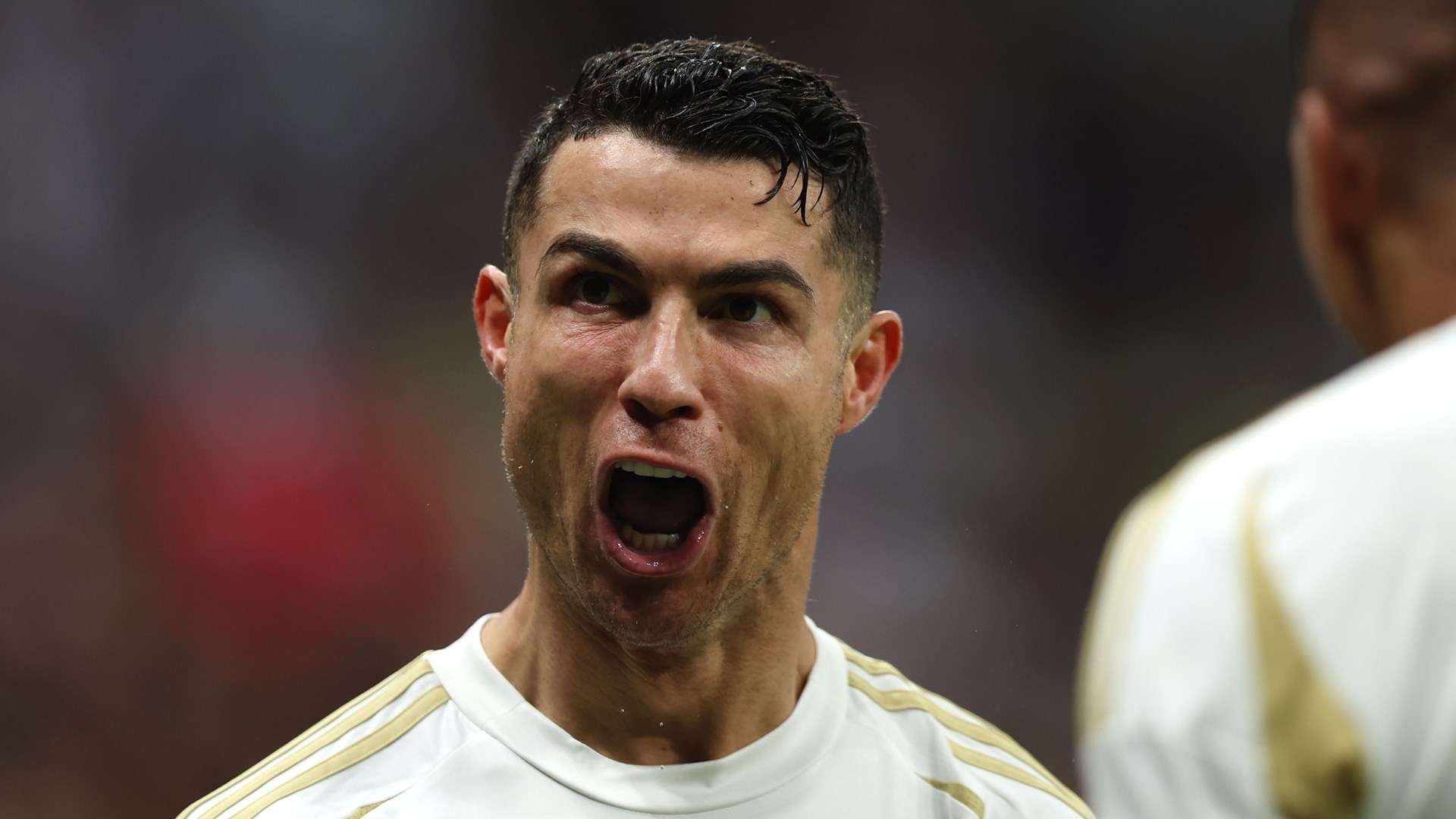 尤其是在他 尤其是在他