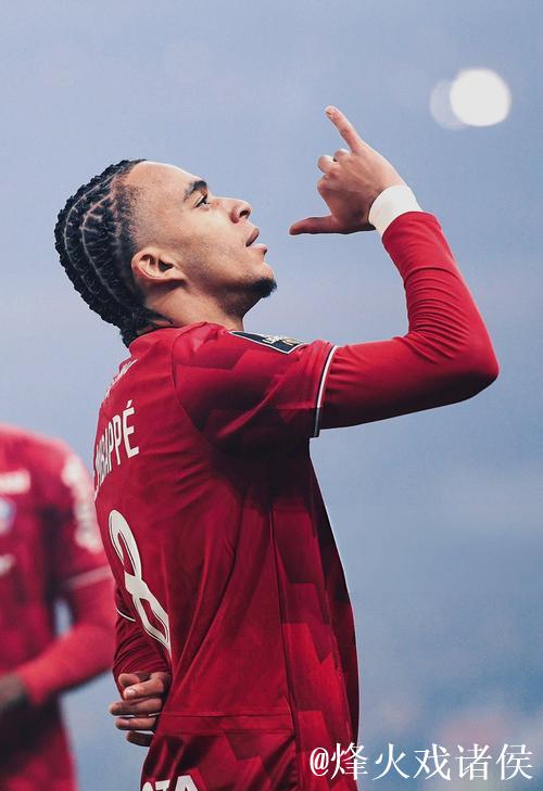 姆巴佩兄弟助皇马2比1胜阿拉维斯