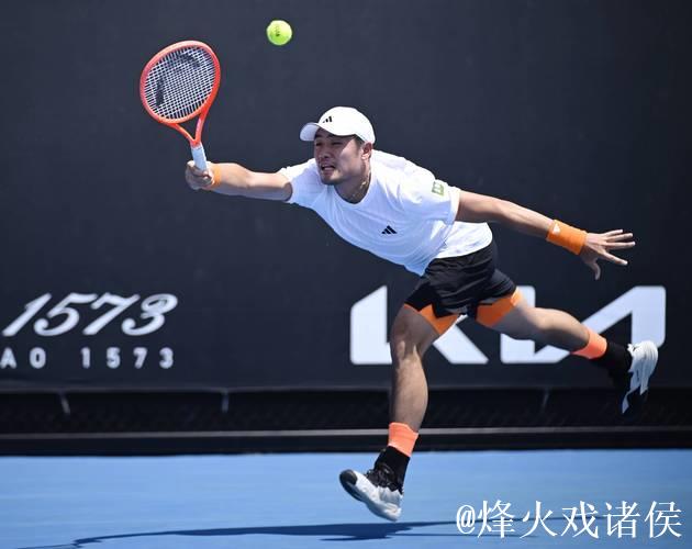 吴易昺两盘完胜克鲁格 顺利晋级澳网资格赛第二轮 吴易昺两盘完胜克鲁格 顺利晋级澳网资格赛第二轮